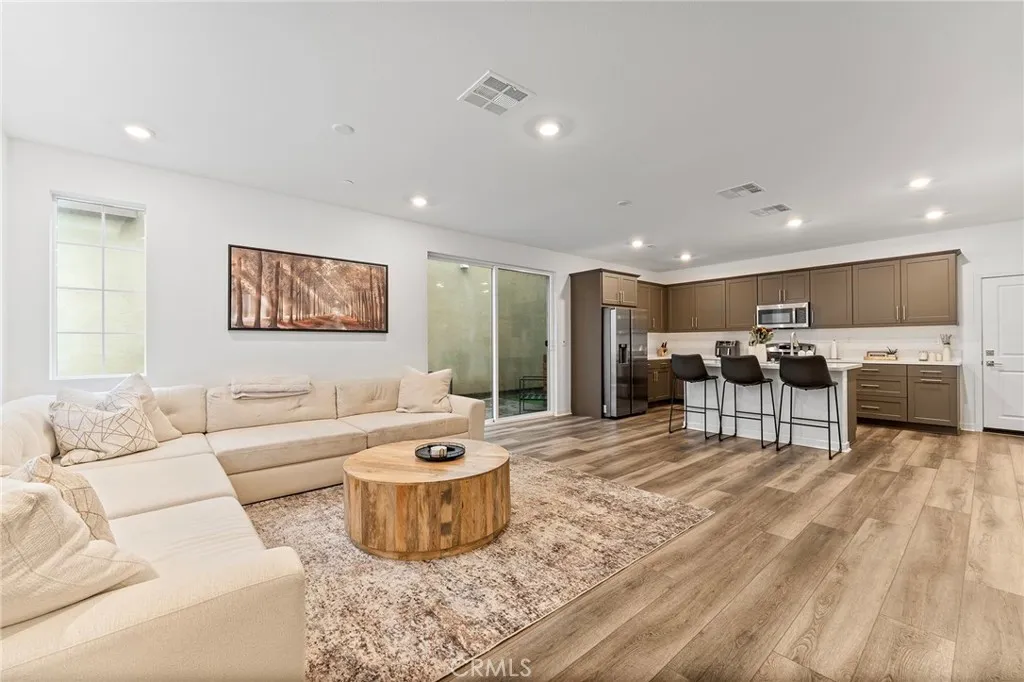 16126 Cannoli Court 2, Fontana, California 92336 home-pic-2